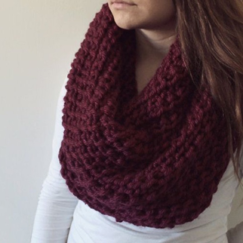 Maroon chunky knit infinity scarf